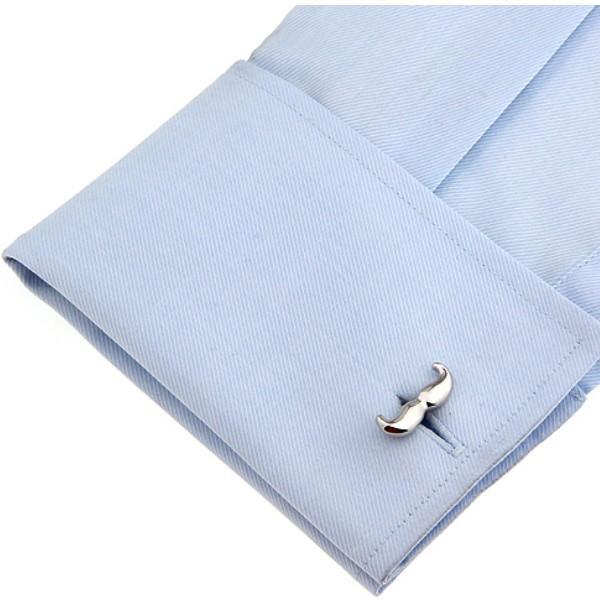 Accessoire chemise original en forme de moustache